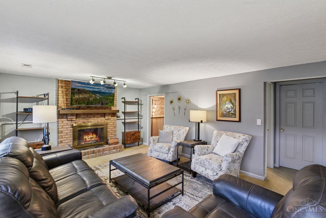 8819 Pembrooke Street