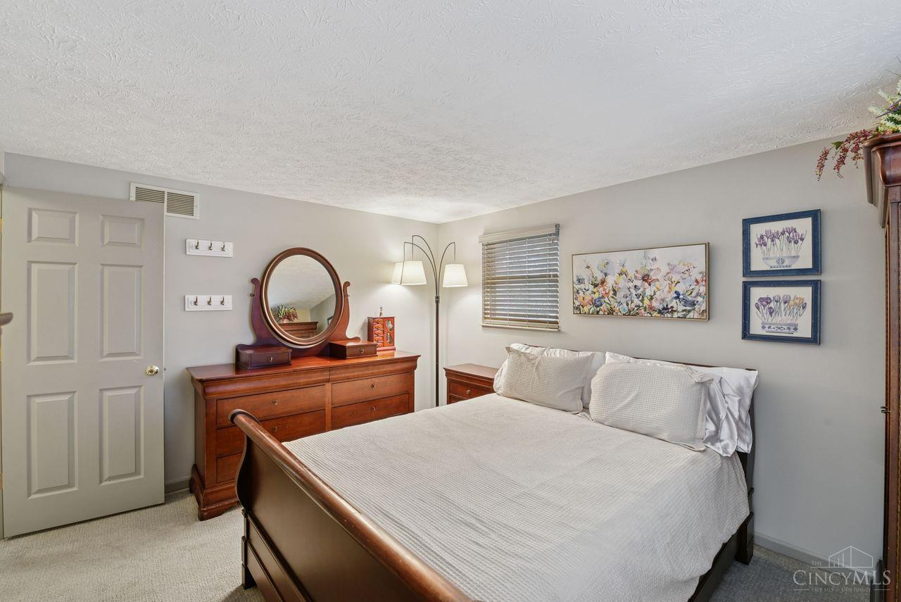 8819 Pembrooke Street