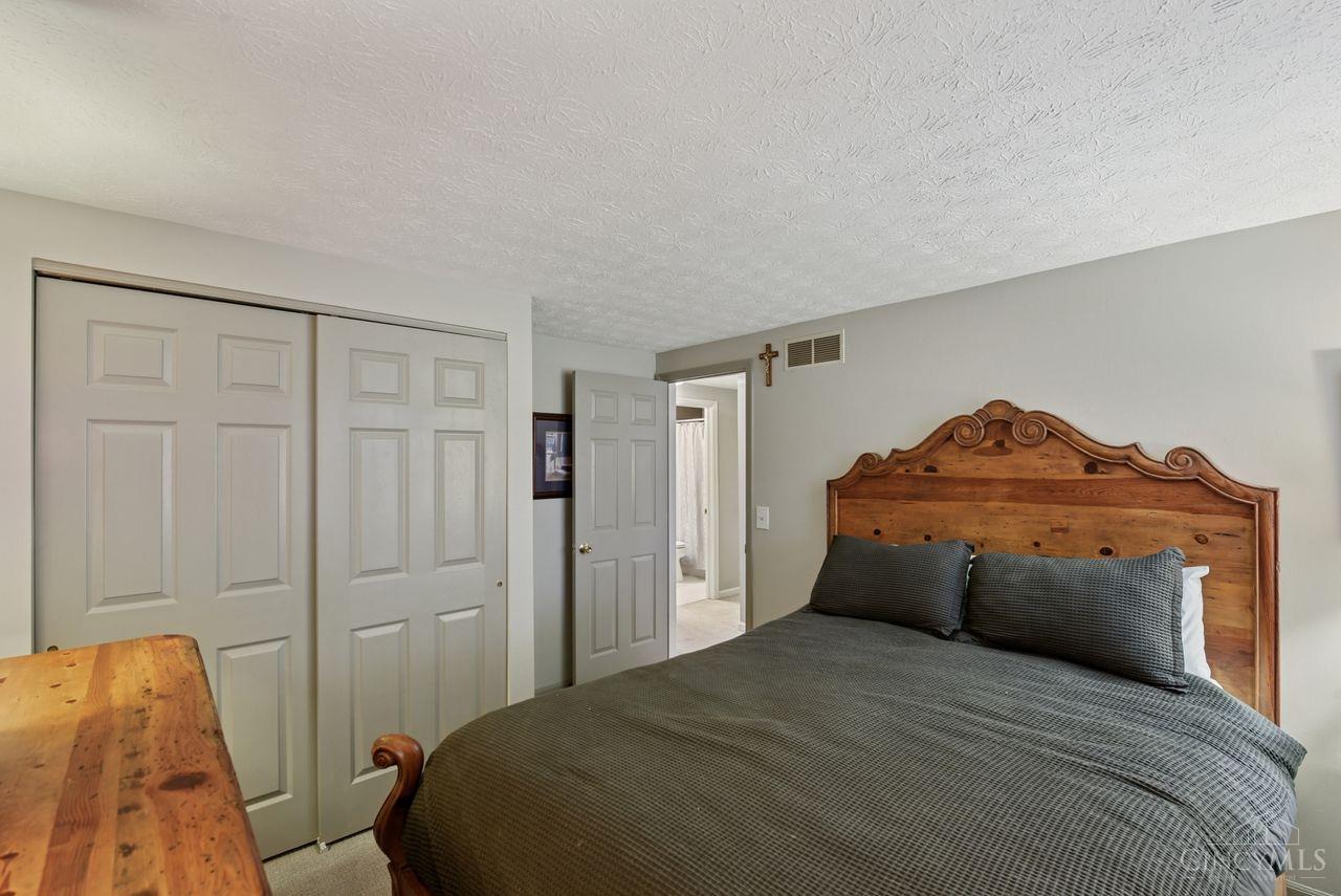 8819 Pembrooke Street