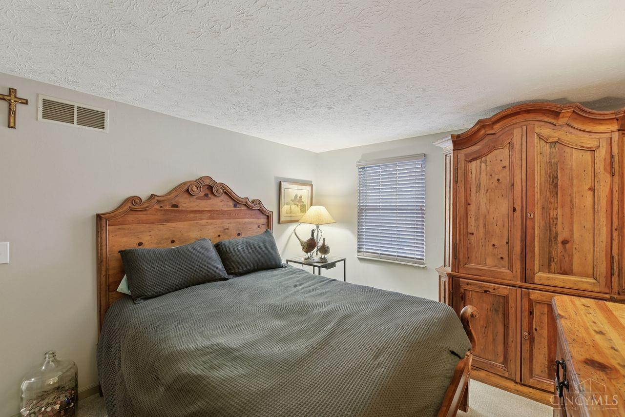 8819 Pembrooke Street