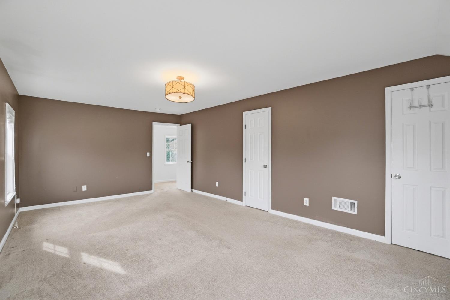 5635 Euclid Road