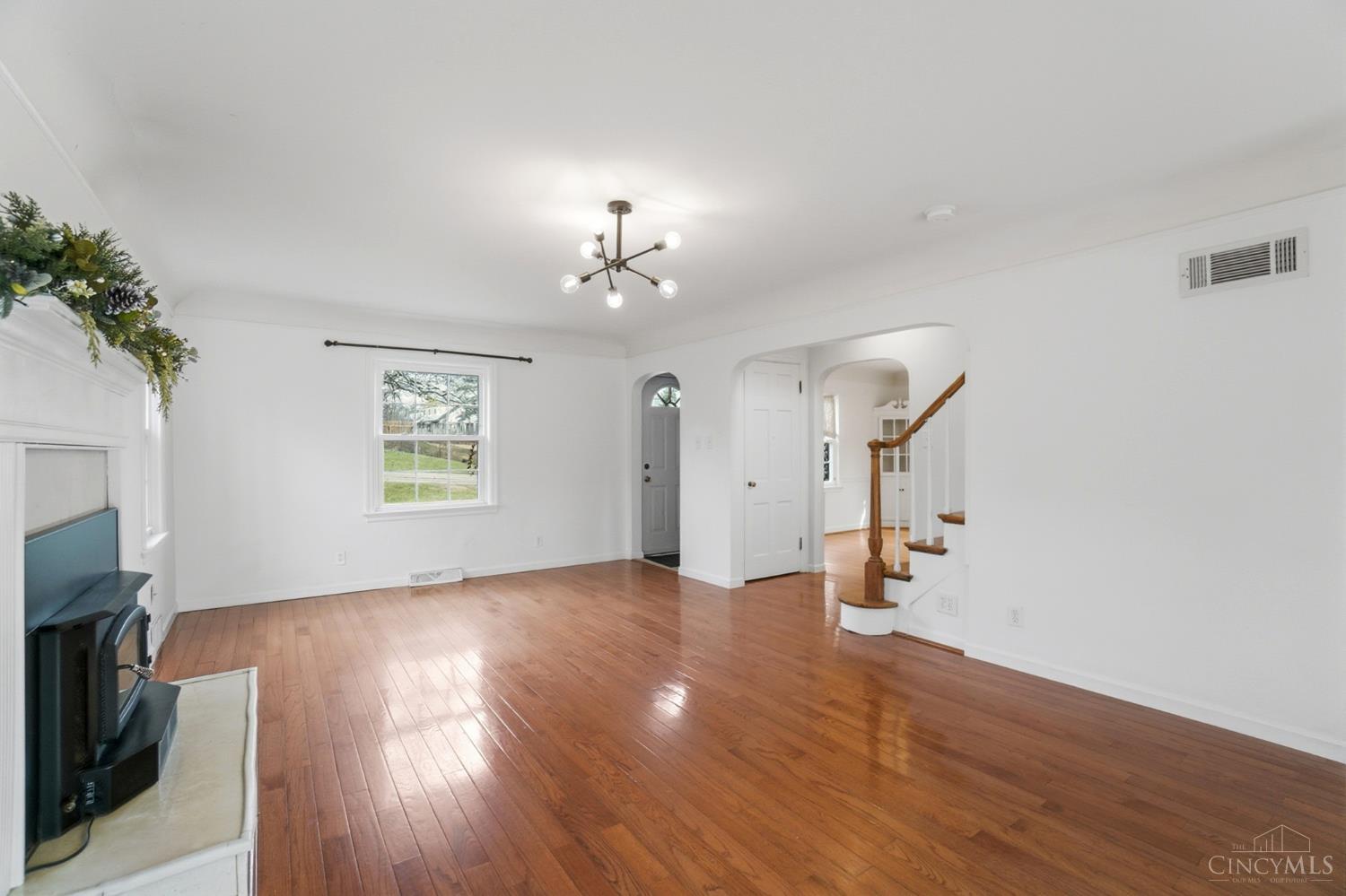5635 Euclid Road