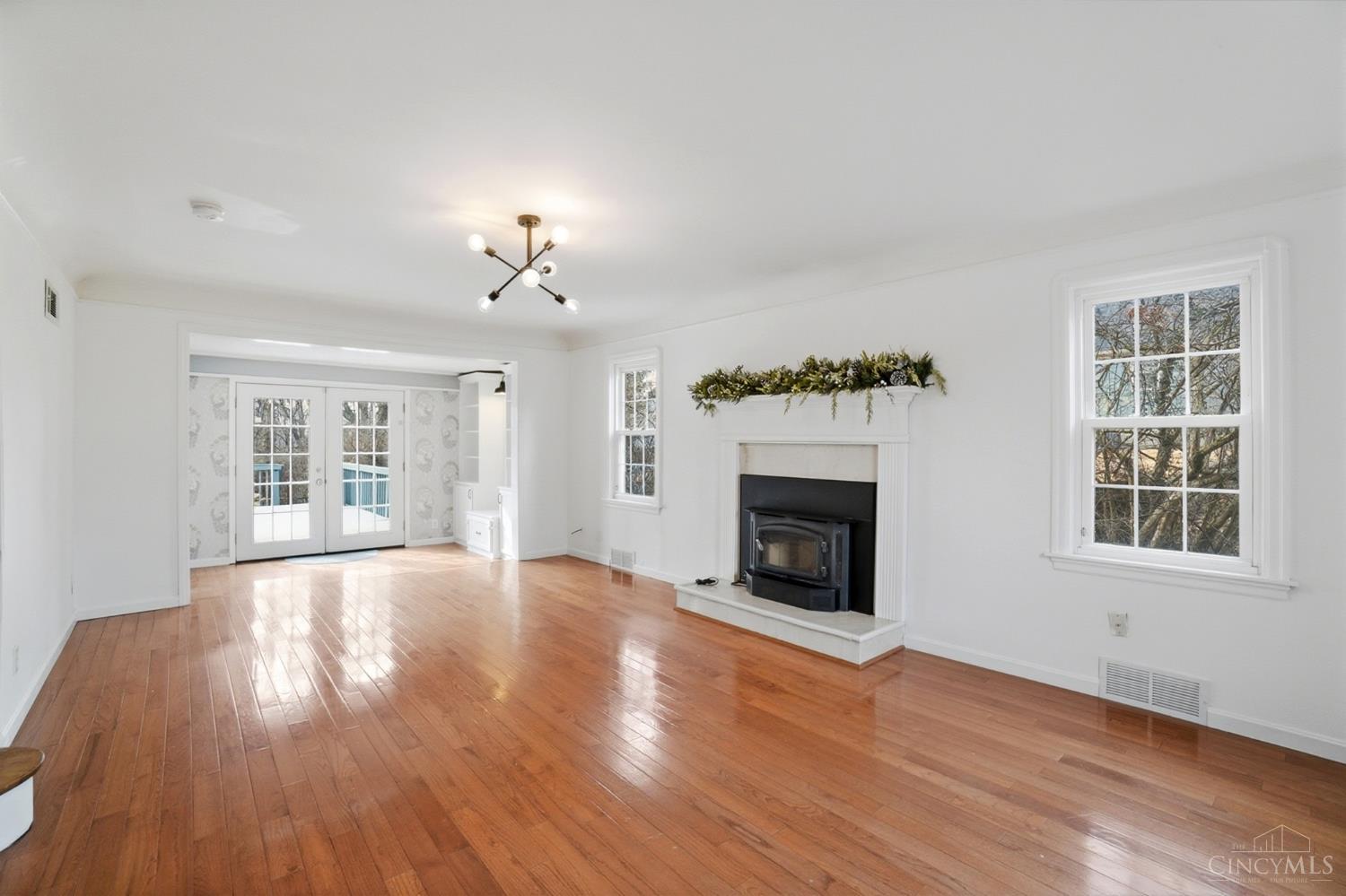 5635 Euclid Road