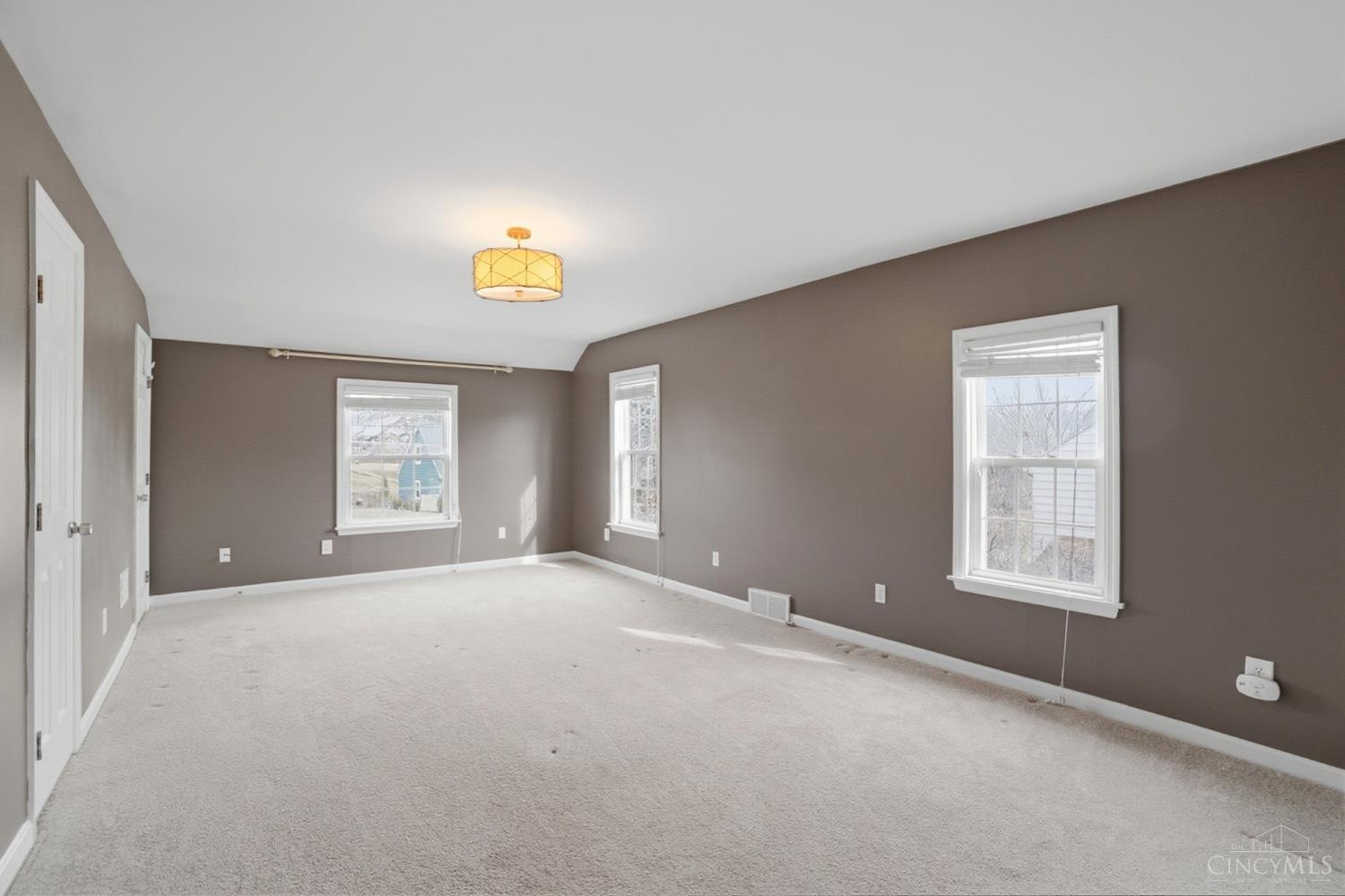 5635 Euclid Road