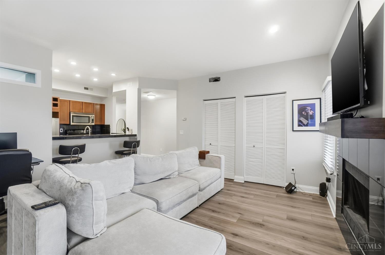 933 Auburnview Drive