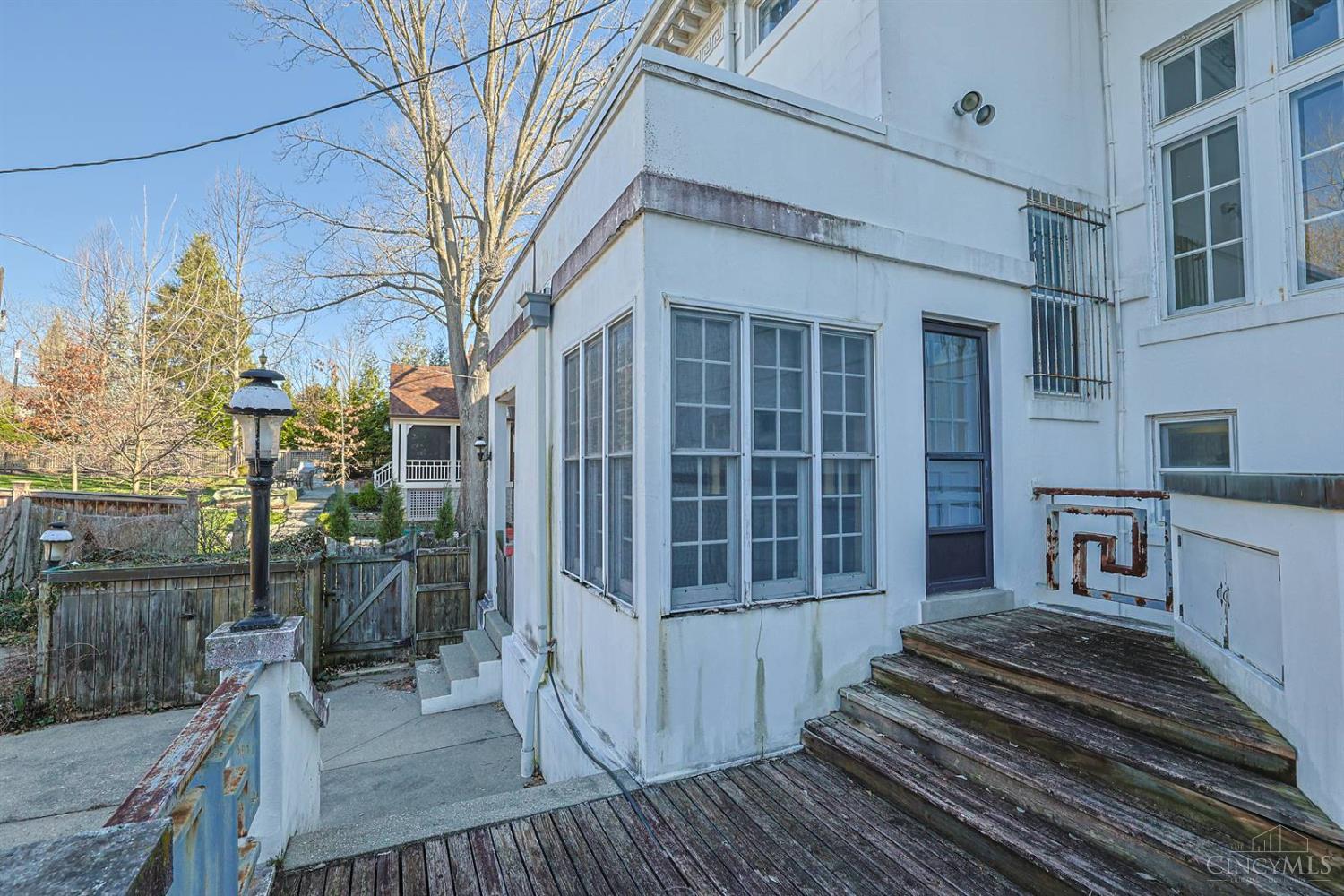 2717 Johnstone Place