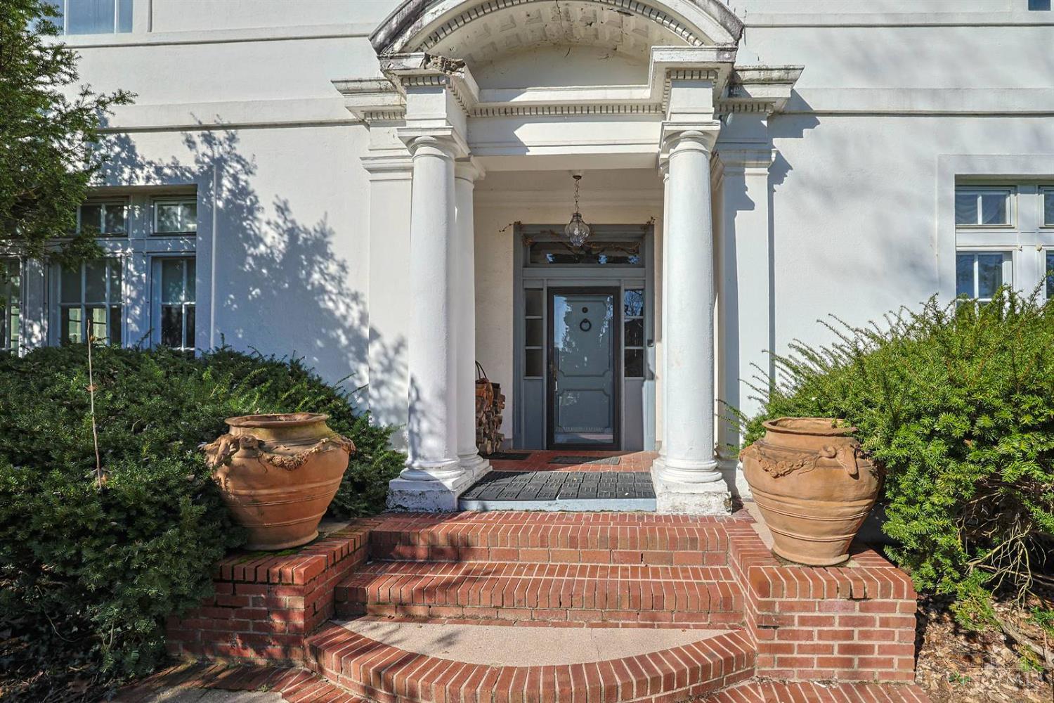 2717 Johnstone Place