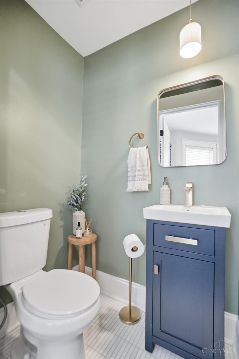 4310 Thirty Third Avenue