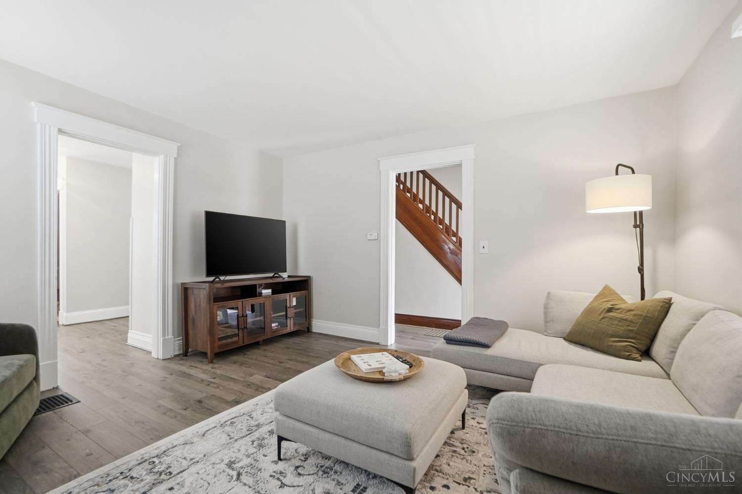 4310 Thirty Third Avenue