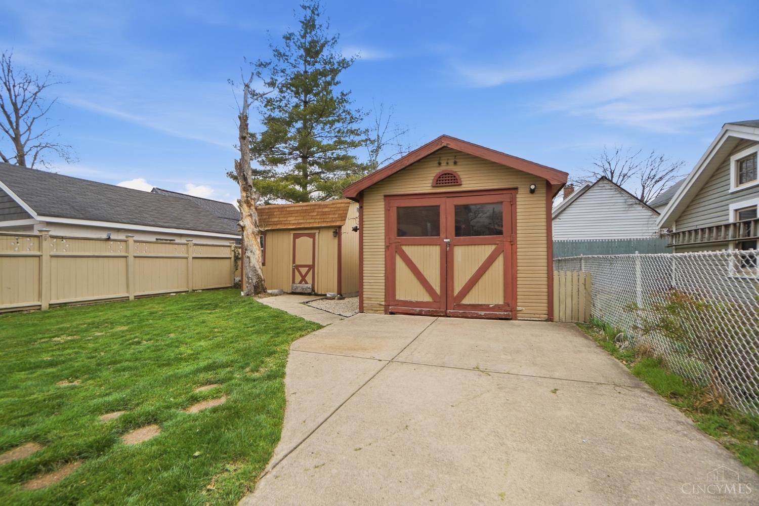 4310 Thirty Third Avenue