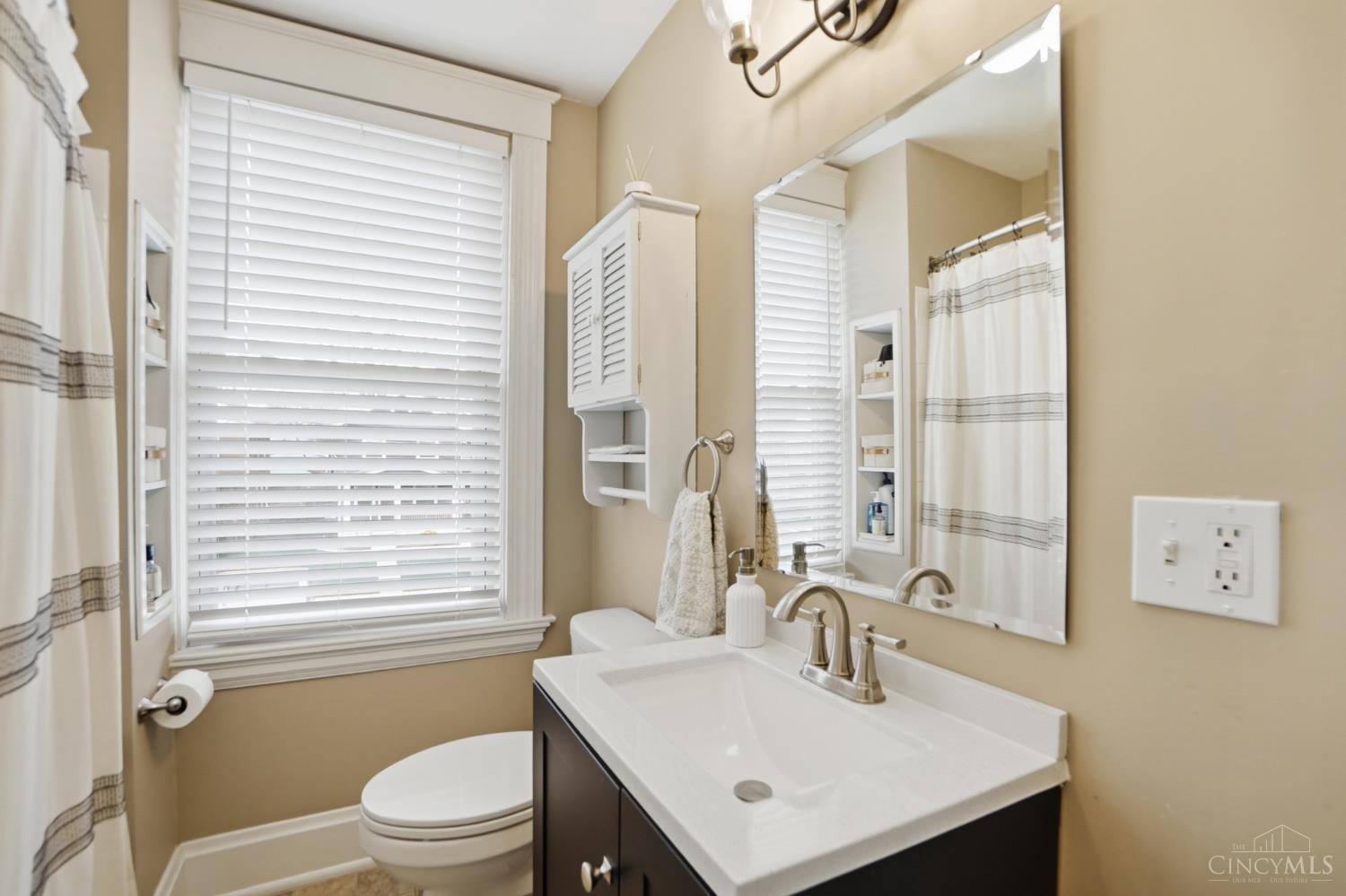 4310 Thirty Third Avenue