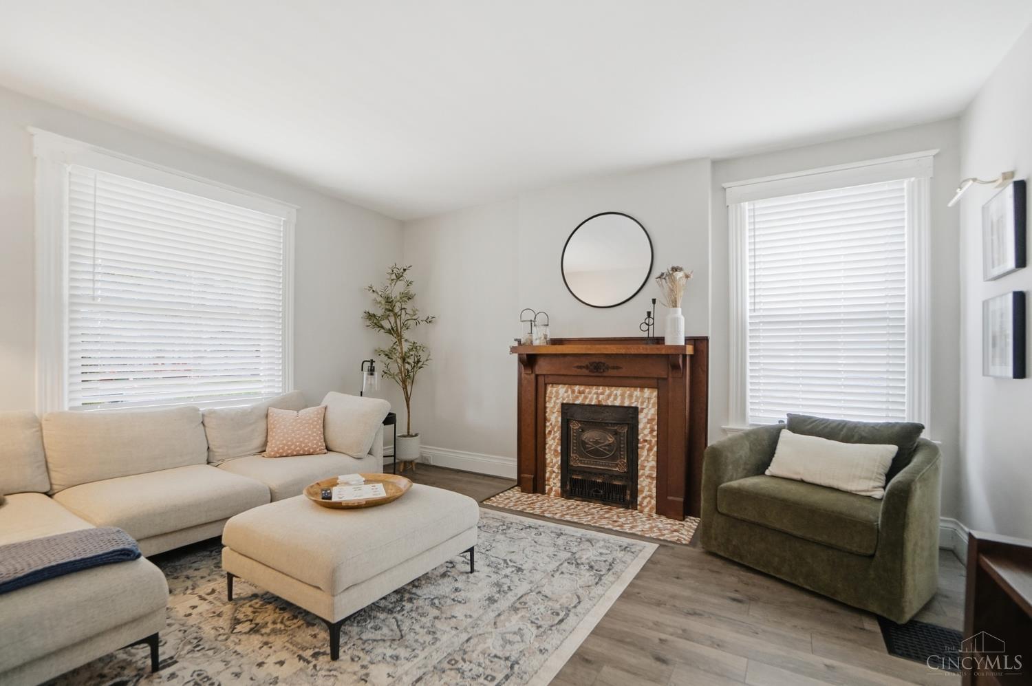 4310 Thirty Third Avenue