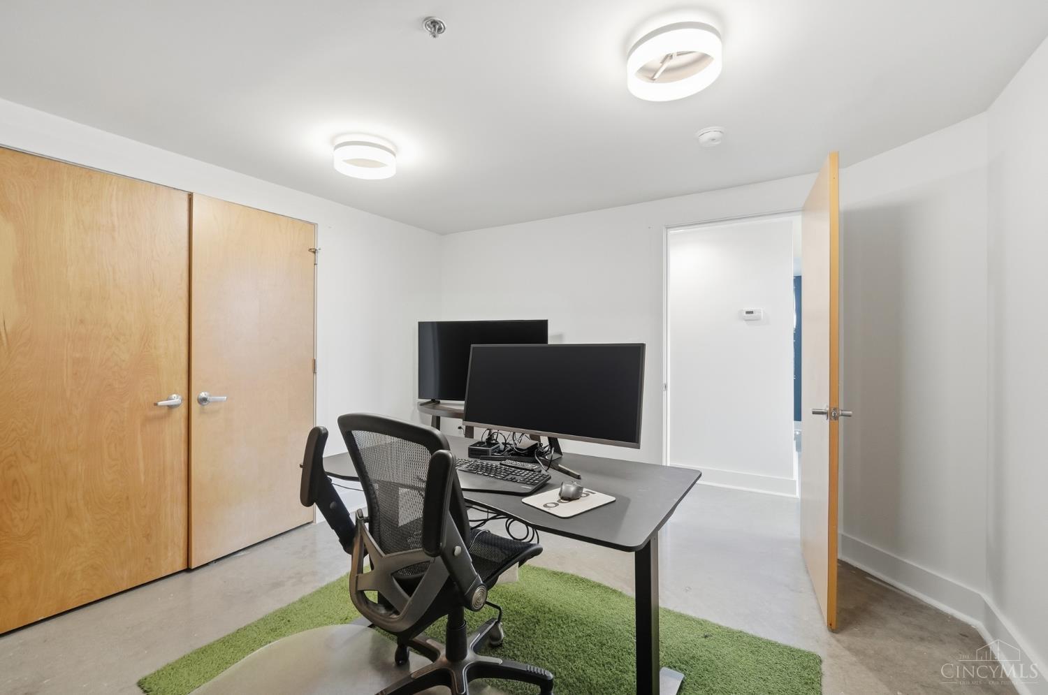 353 W Fourth Street 305