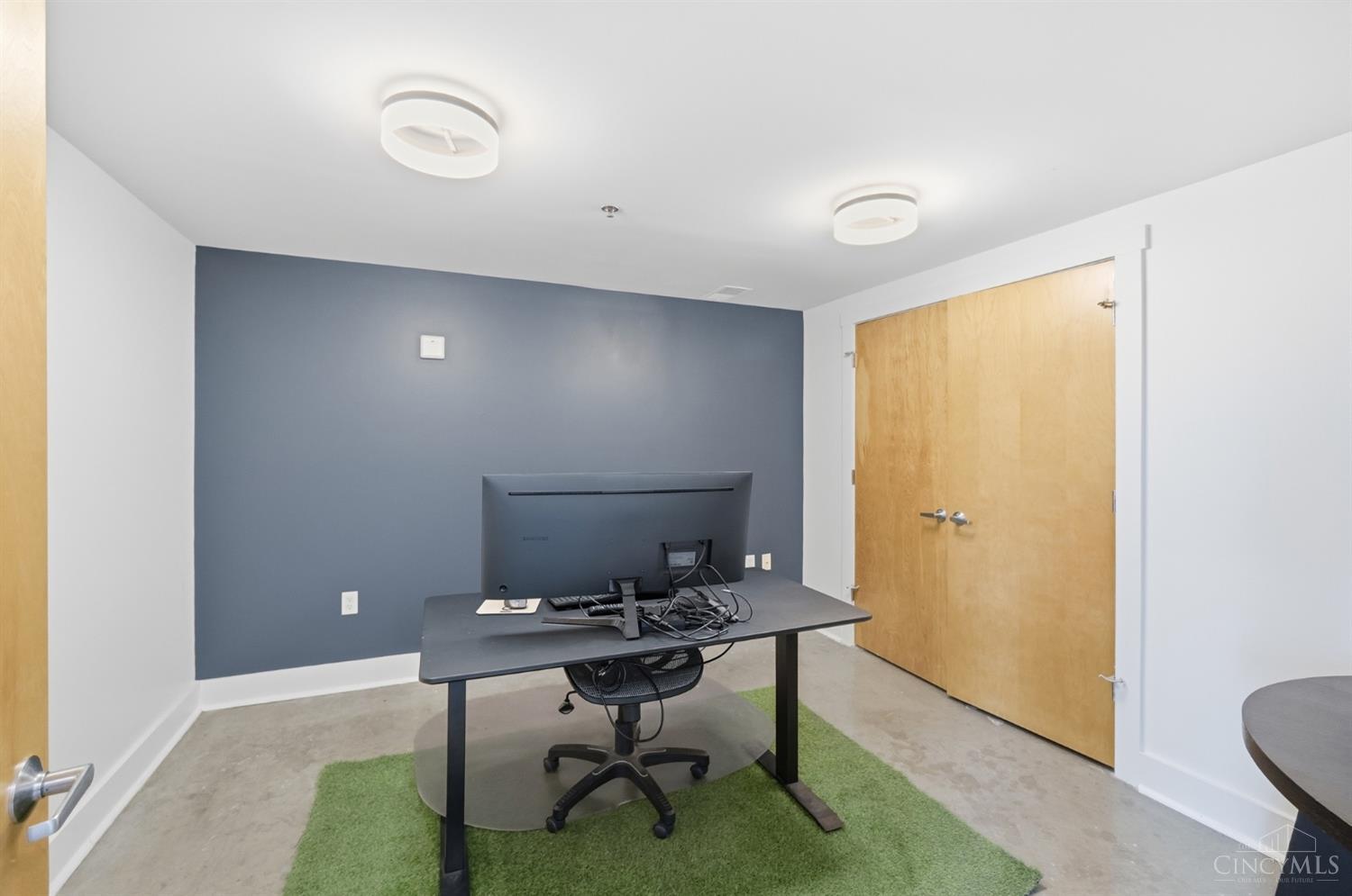 353 W Fourth Street 305