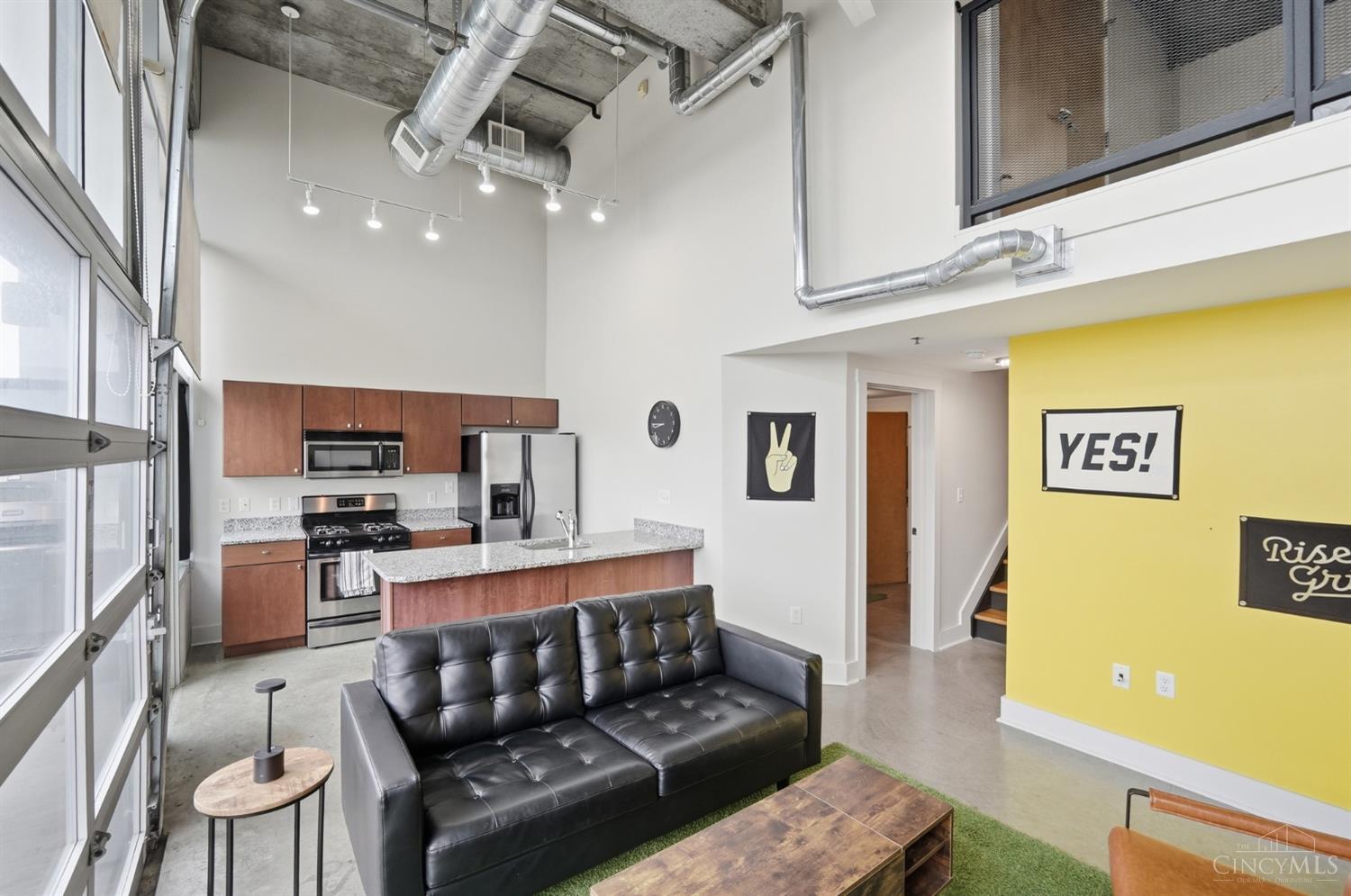 353 W Fourth Street 305