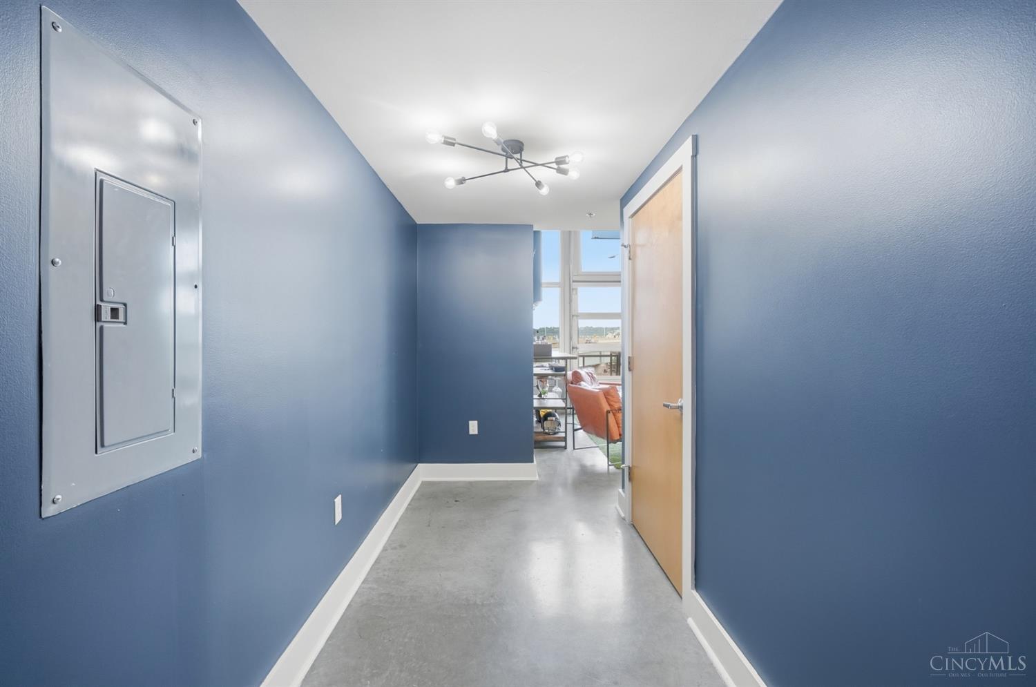 353 W Fourth Street 305
