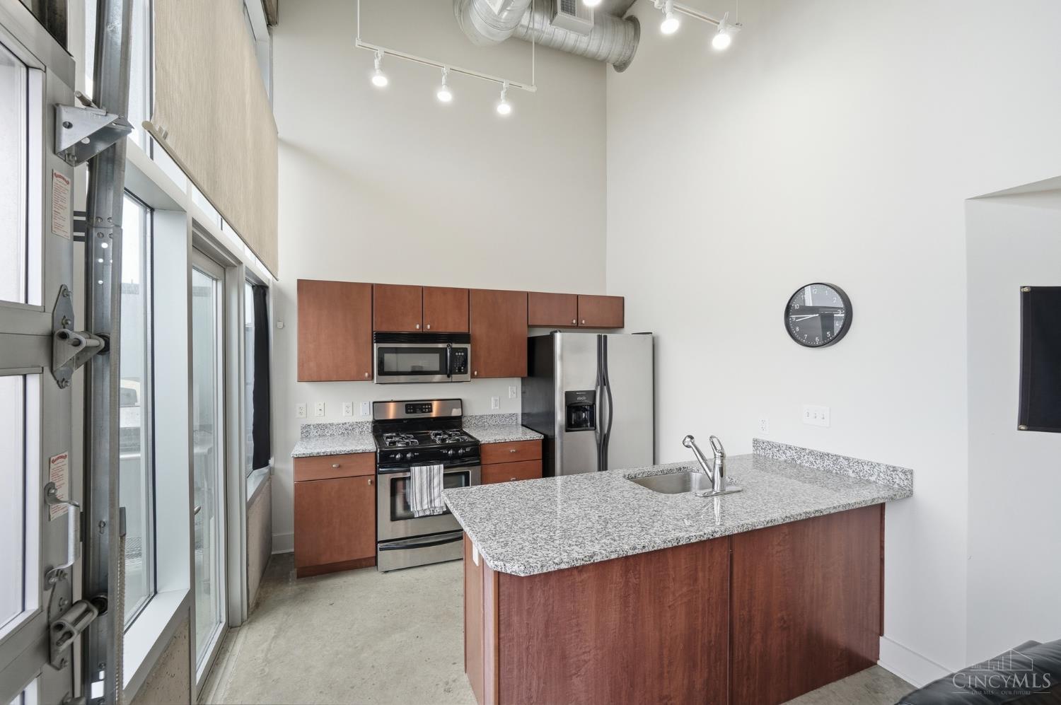 353 W Fourth Street 305