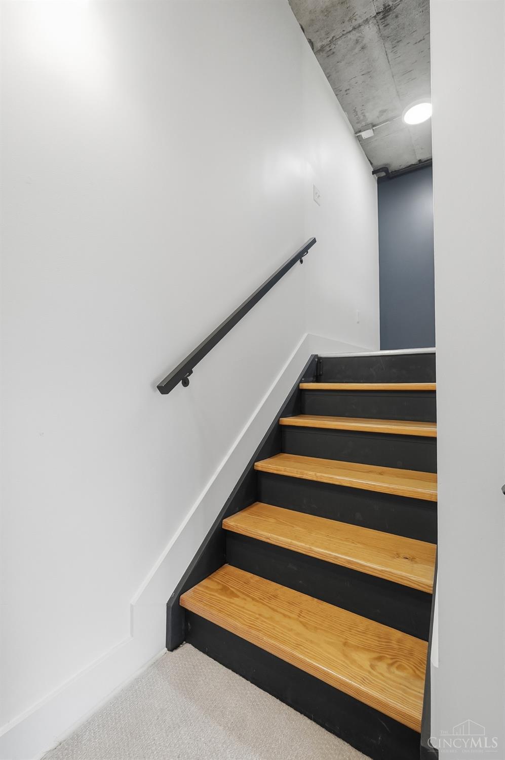 353 W Fourth Street 305