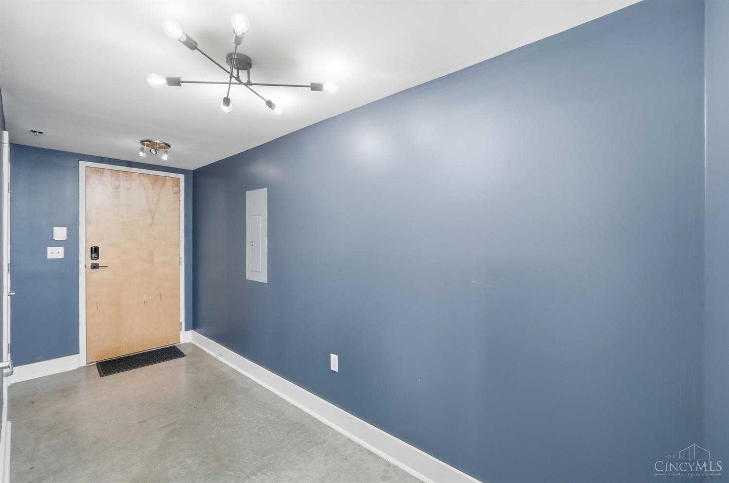 353 W Fourth Street 305