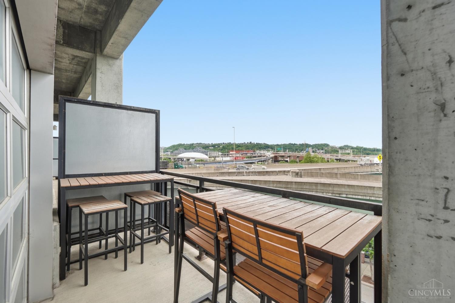 353 W Fourth Street 305