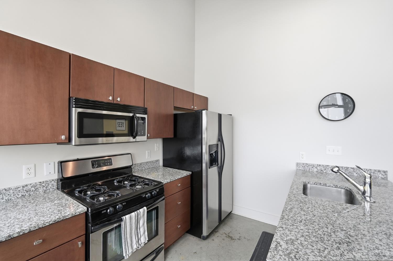 353 W Fourth Street 305
