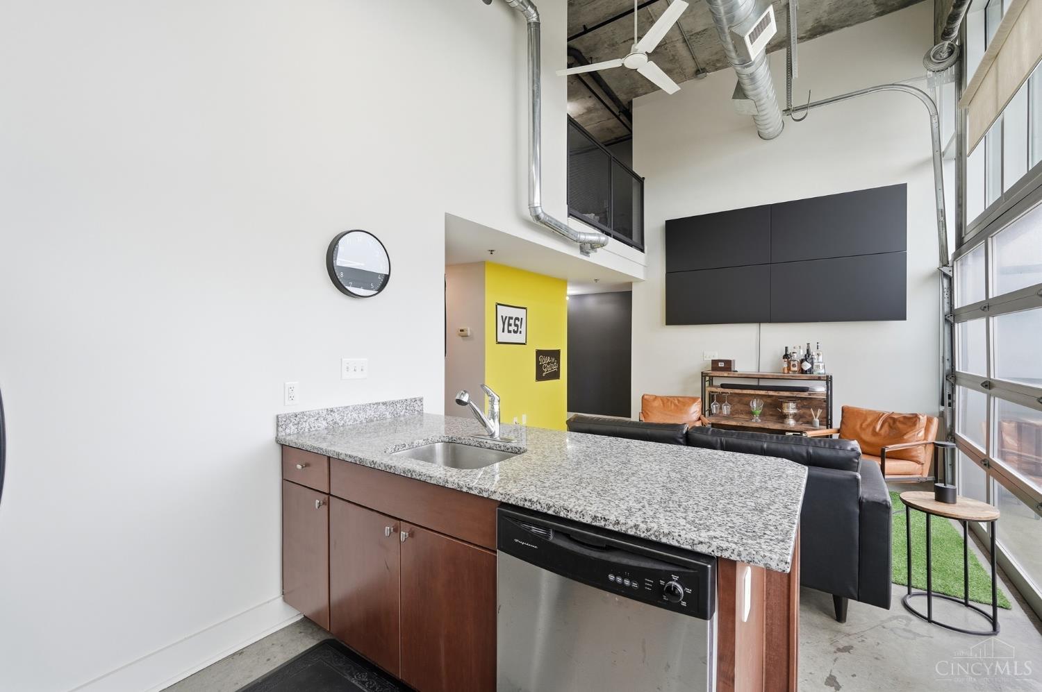 353 W Fourth Street 305
