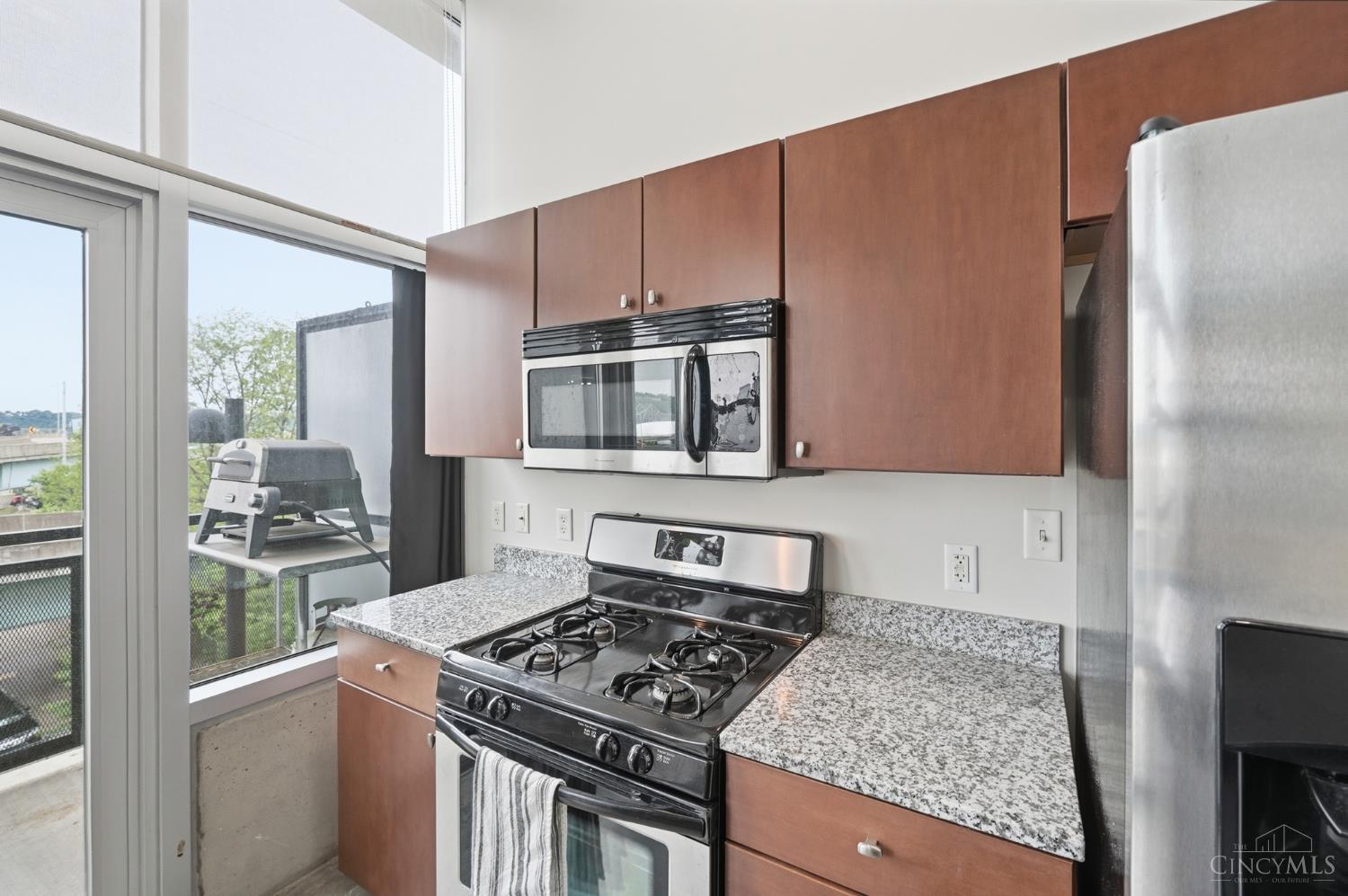 353 W Fourth Street 305