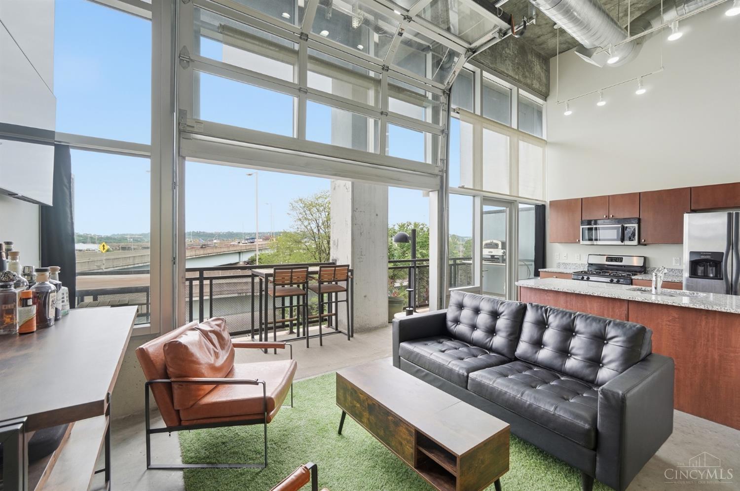 353 W Fourth Street 305