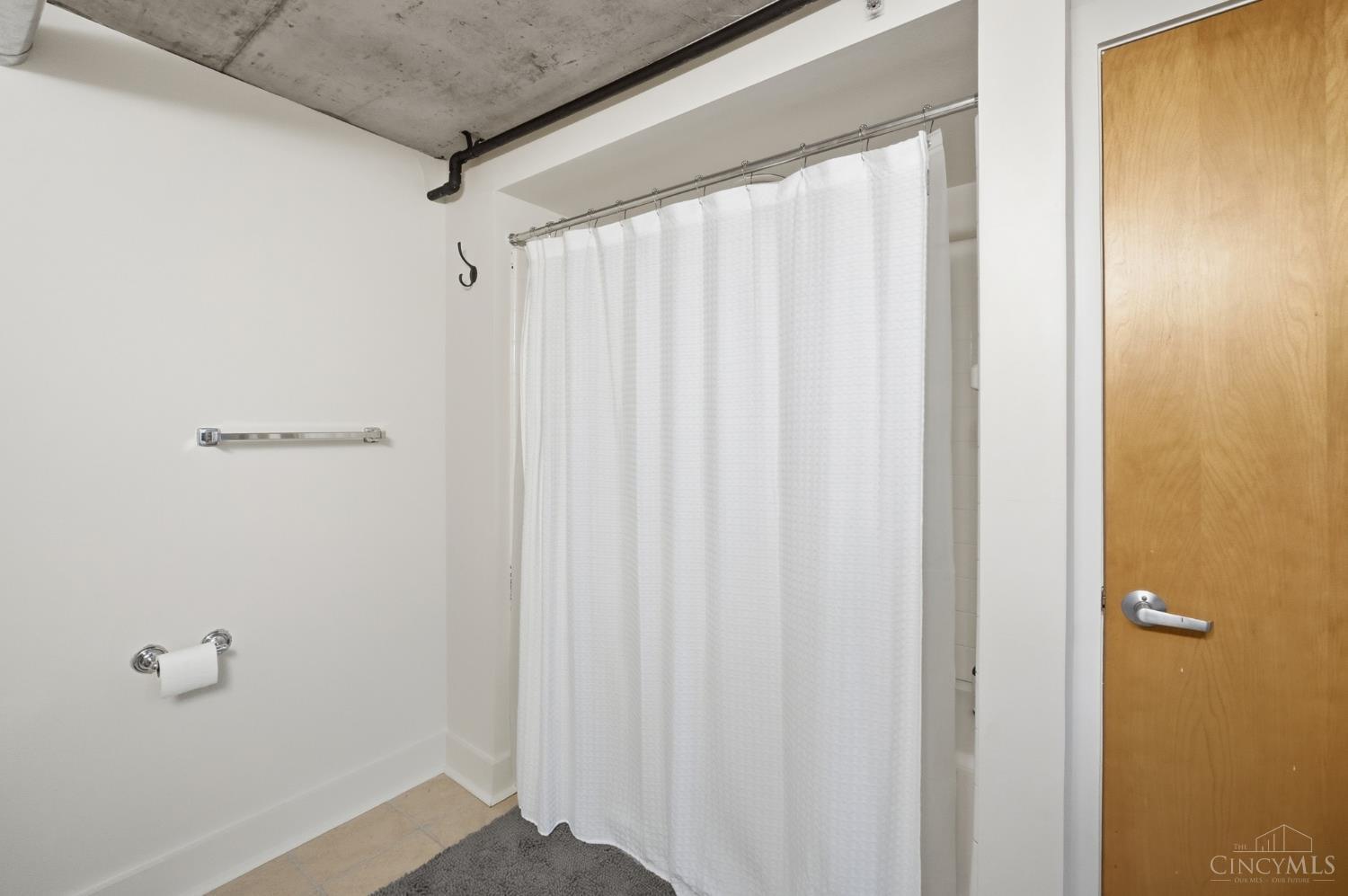 353 W Fourth Street 305