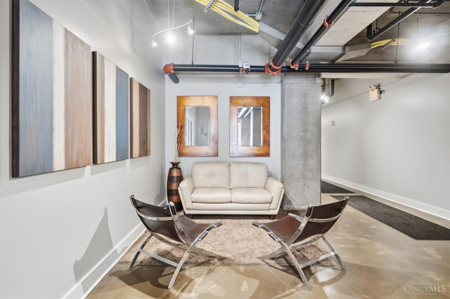 353 W Fourth Street 305