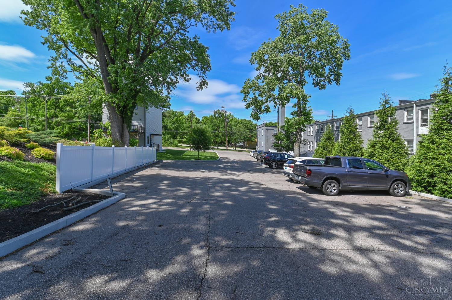 2821 Ashland Avenue