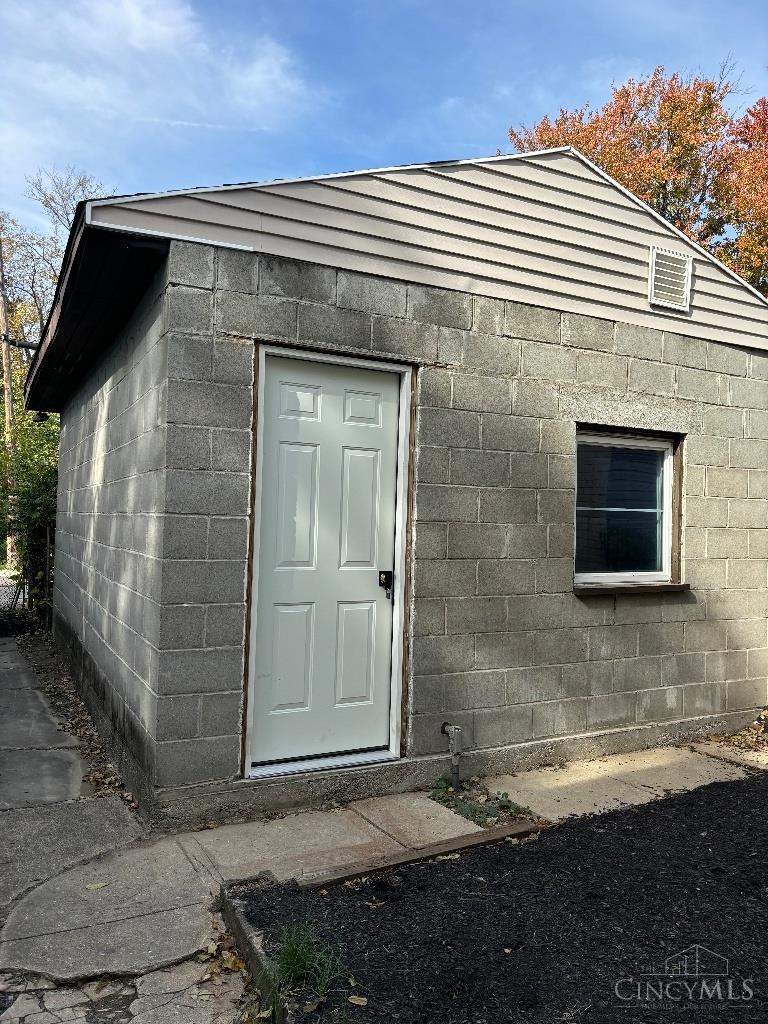 2225 Symmes Street