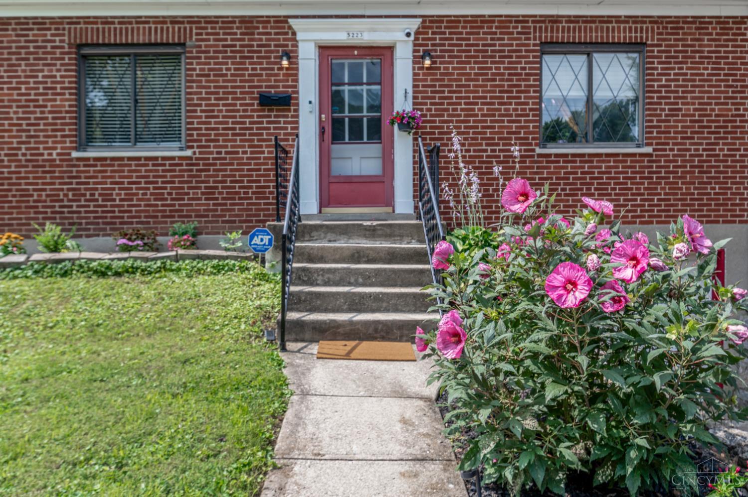 5223 Ralph Avenue