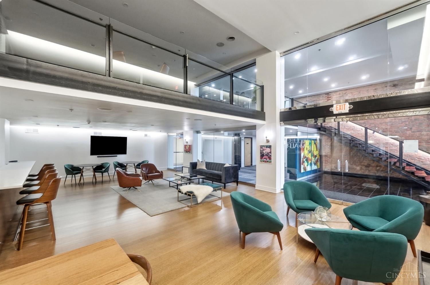 15 W Fourth Street Unit: 202