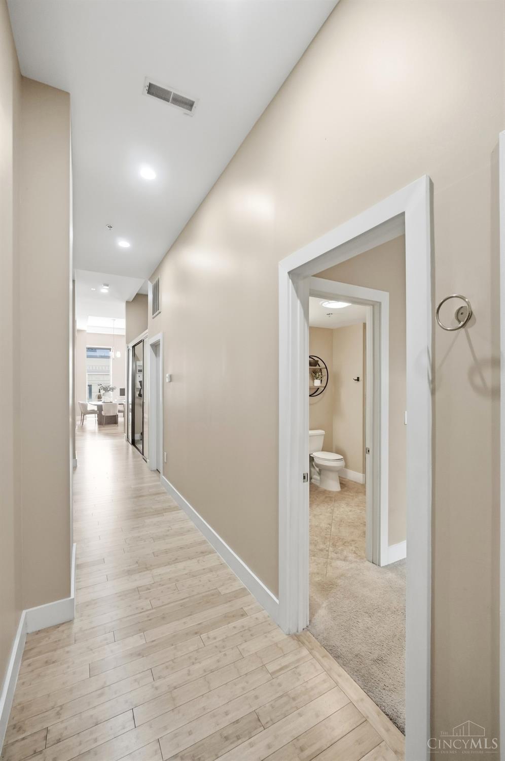 15 W Fourth Street Unit: 202