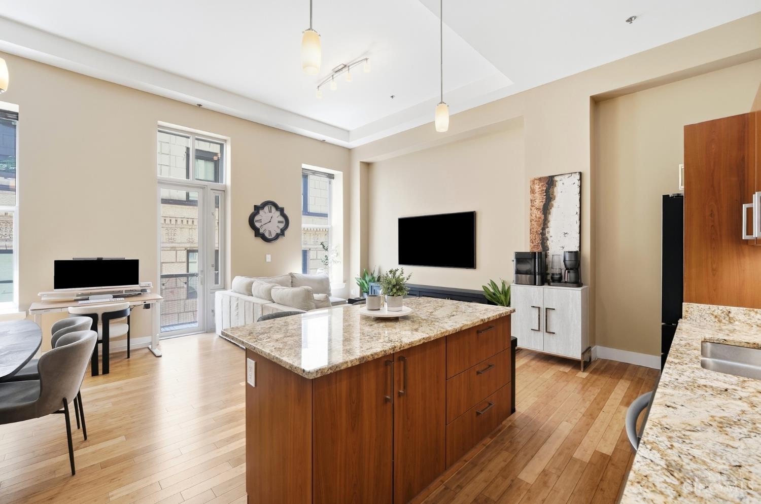 15 W Fourth Street Unit: 202