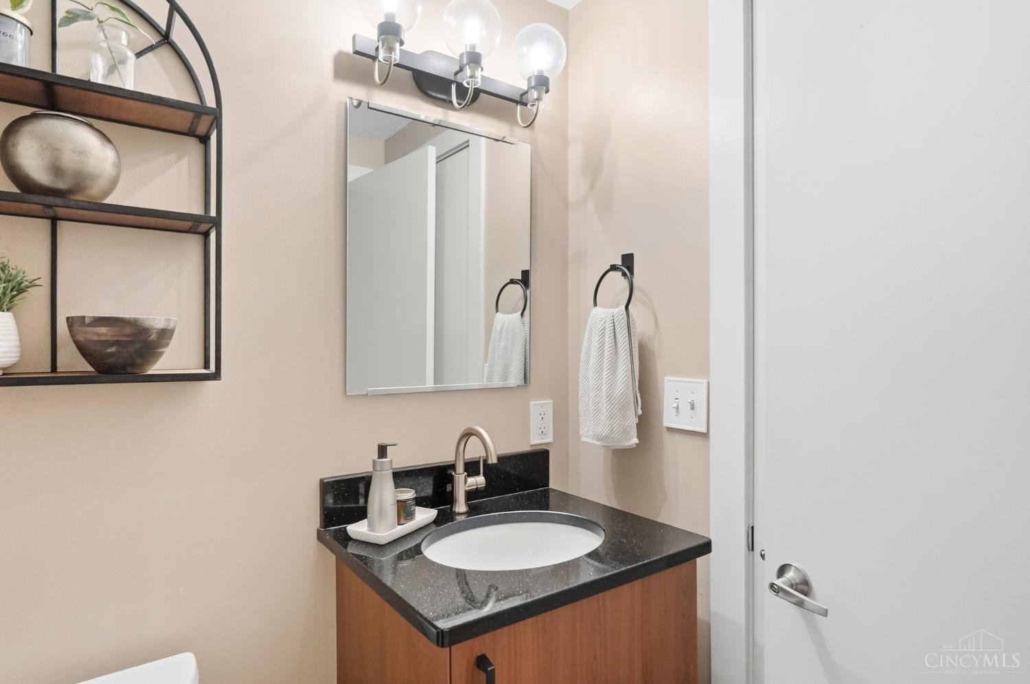 15 W Fourth Street Unit: 202