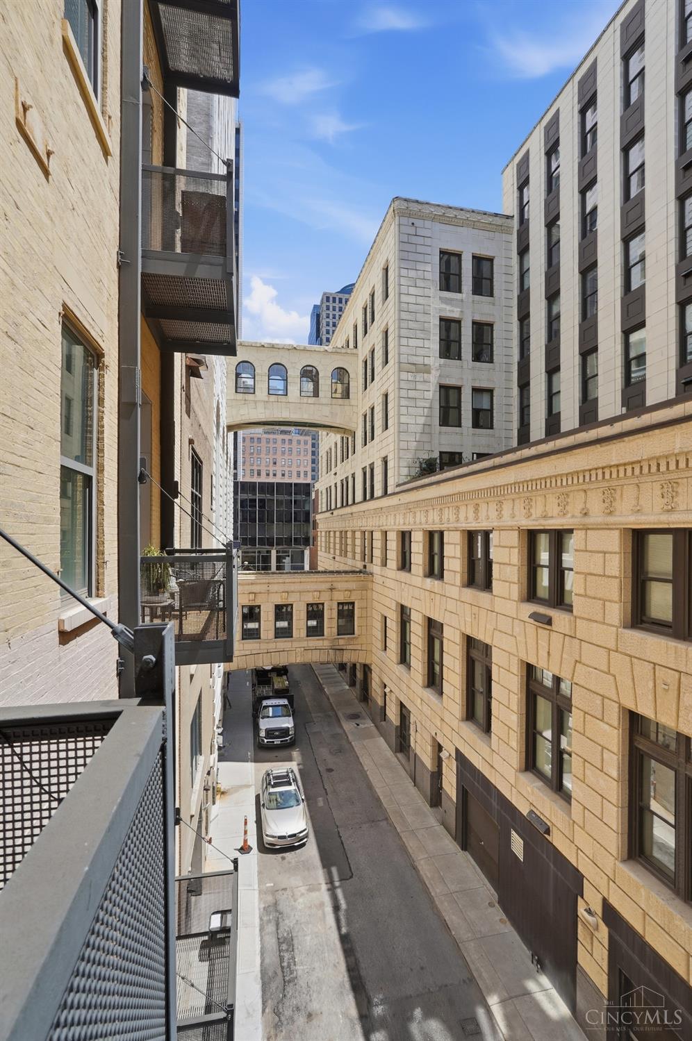 15 W Fourth Street Unit: 202