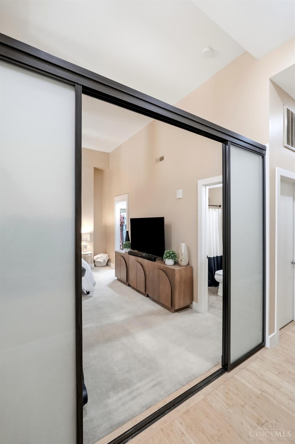 15 W Fourth Street Unit: 202