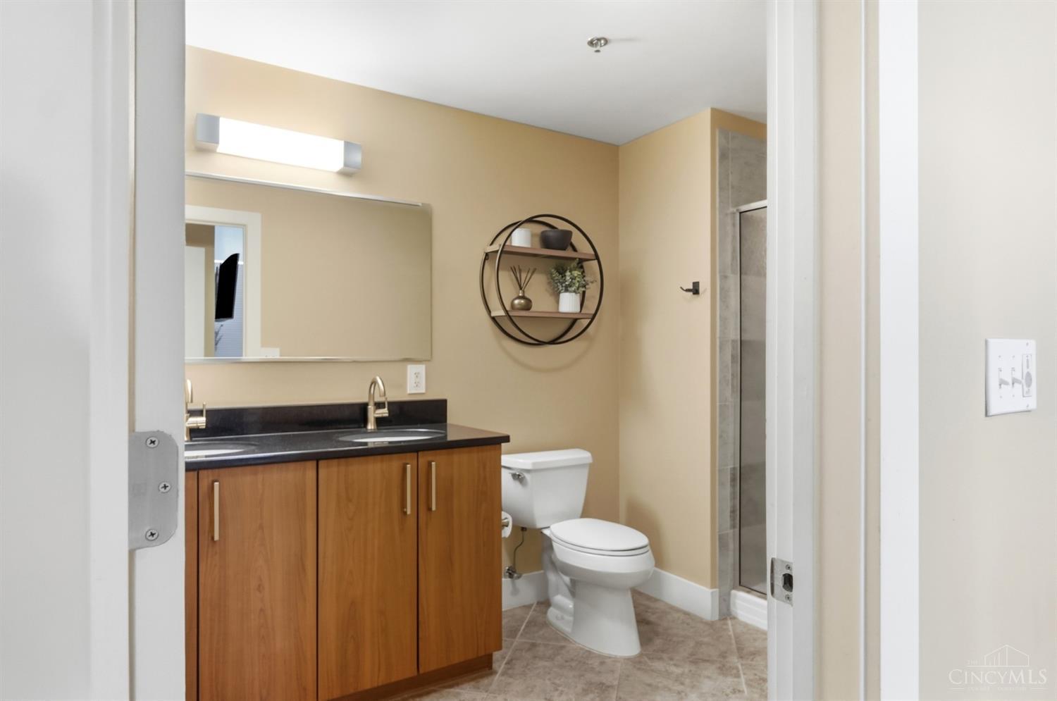 15 W Fourth Street Unit: 202