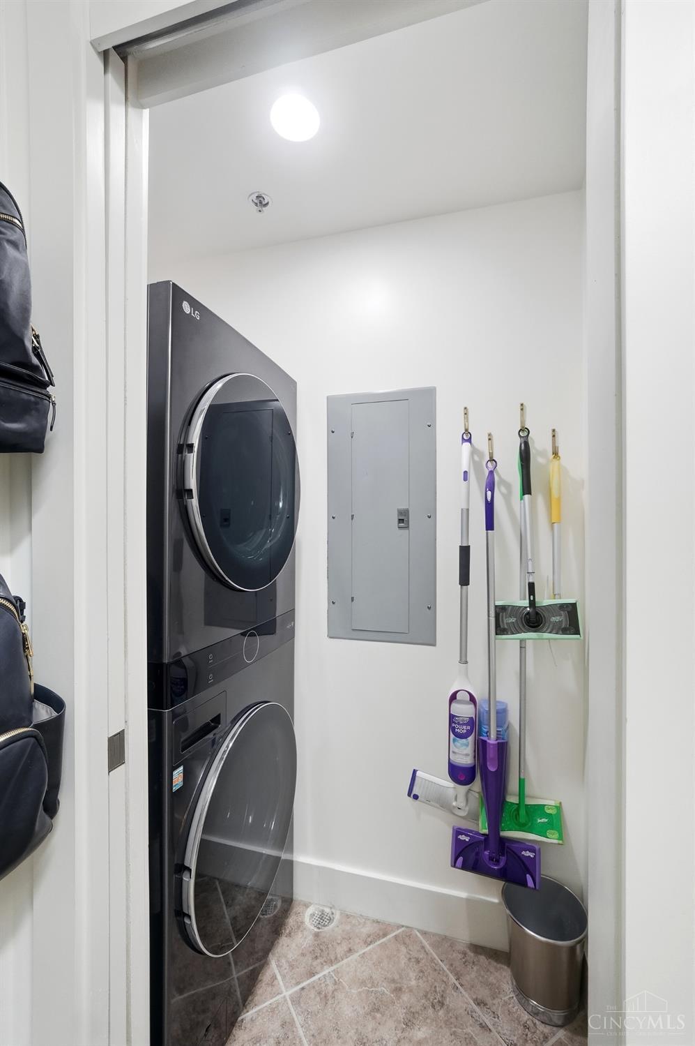 15 W Fourth Street Unit: 202