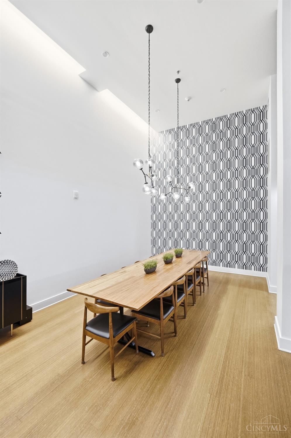 15 W Fourth Street Unit: 202