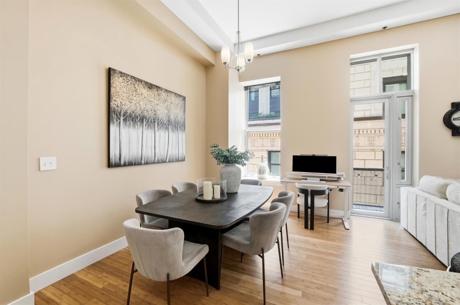 15 W Fourth Street Unit: 202