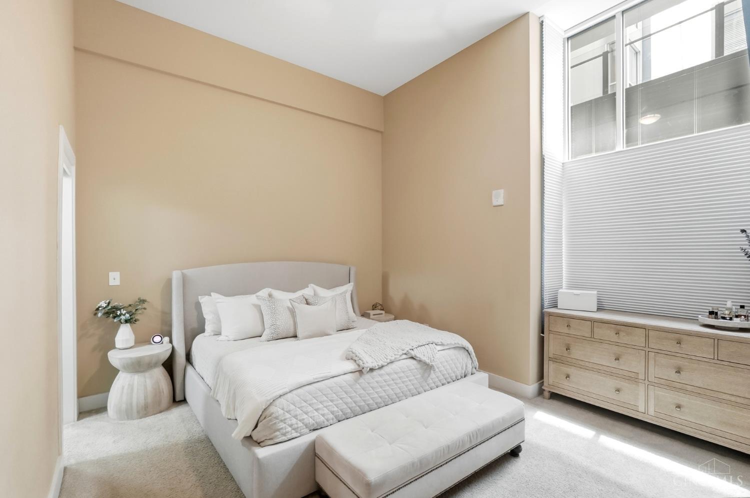 15 W Fourth Street Unit: 202