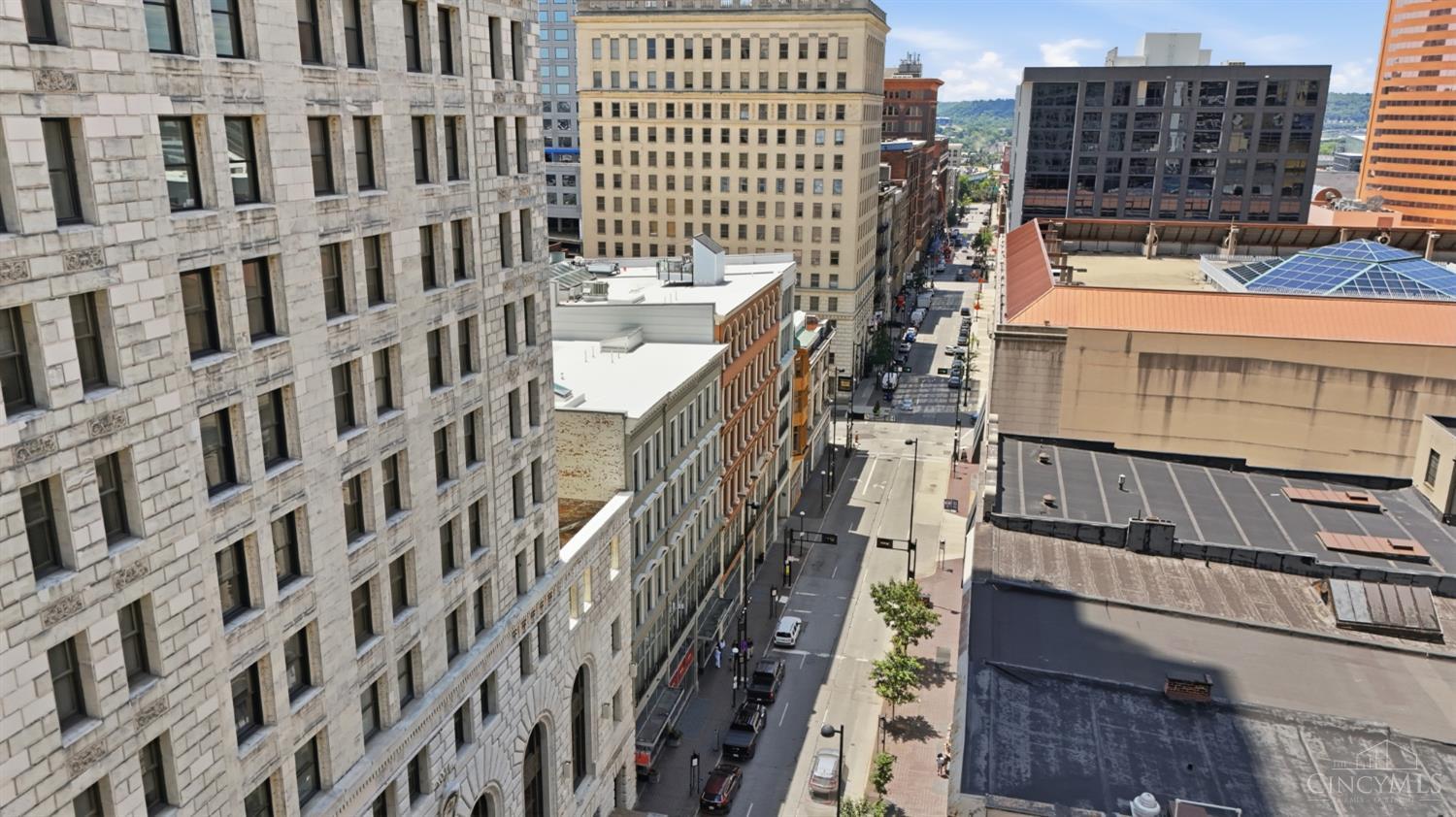 15 W Fourth Street Unit: 202