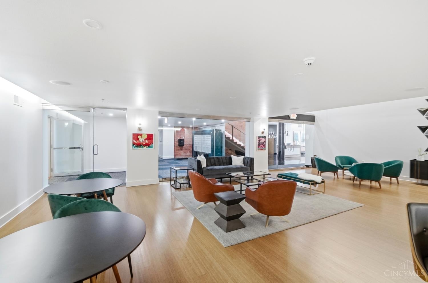 15 W Fourth Street Unit: 202