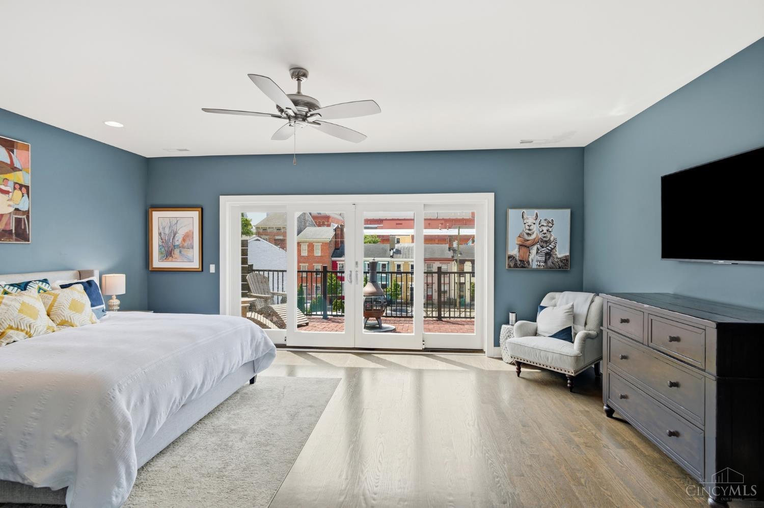 221 W Fifteenth Street