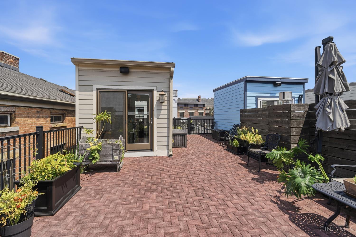 221 W Fifteenth Street