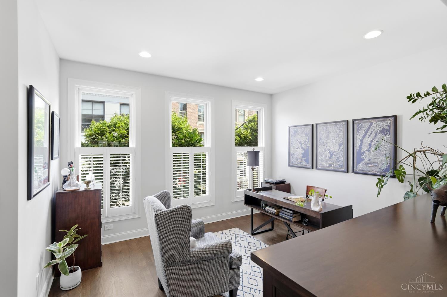 221 W Fifteenth Street