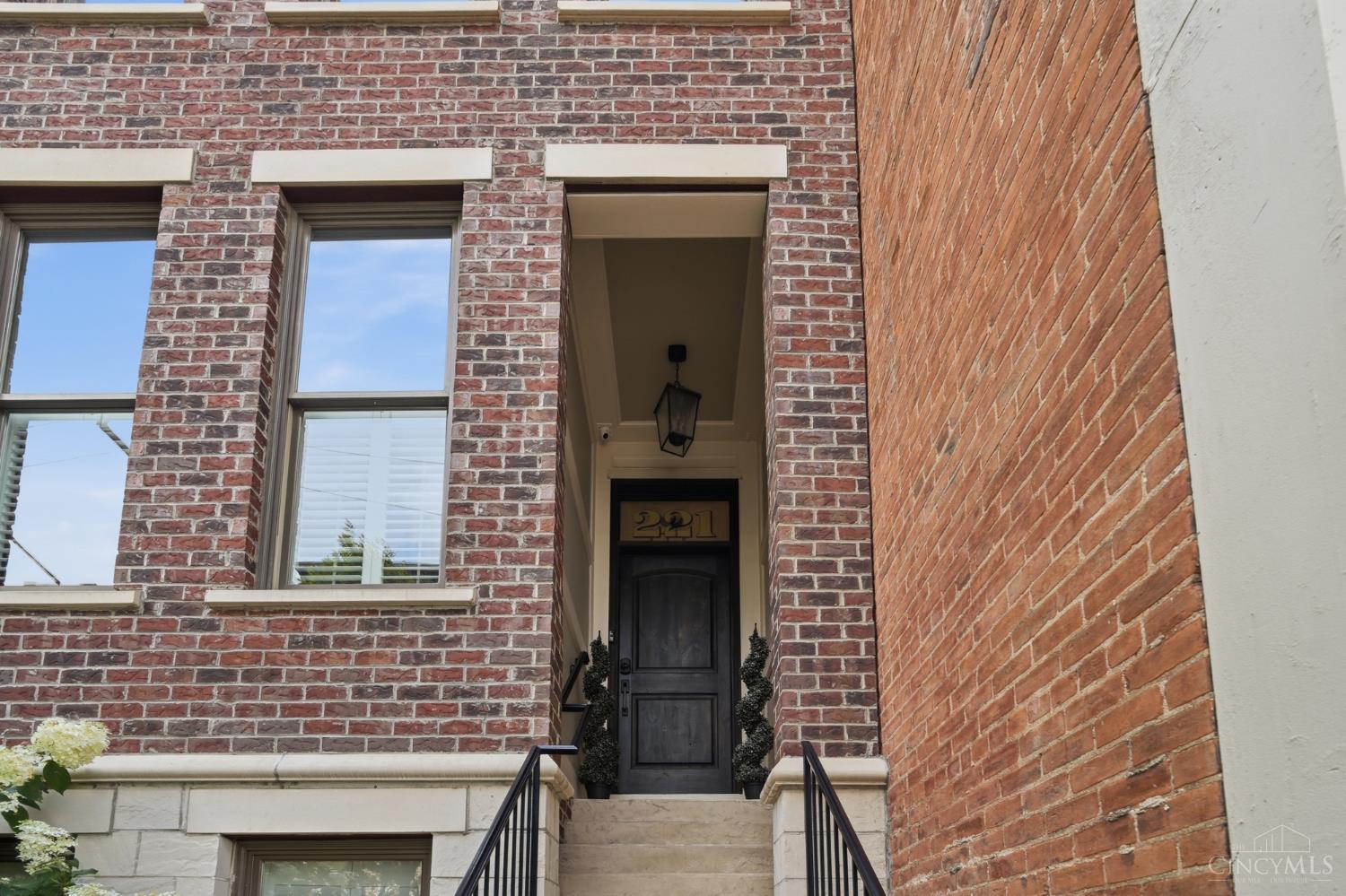 221 W Fifteenth Street